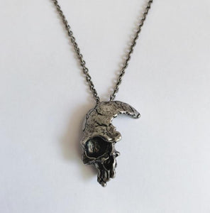 Men's Clothing and Accessories HANDMADE SHATTERED SKULL NECKLACE-UlGadget